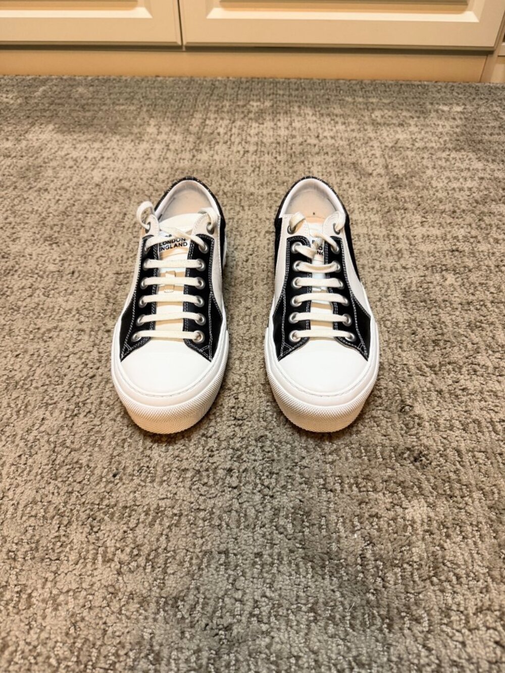 Burberry Low Top Sneaker - Rubber Sole - Size 44 - Picture 10 of 15